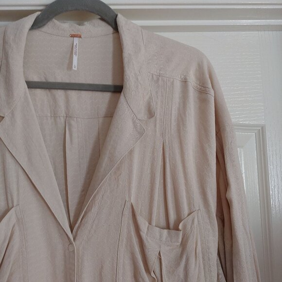 Free People Erin's Oversize Button Shirt Boho Romantic Oatmeal L Silky - Picture 4 of 13
